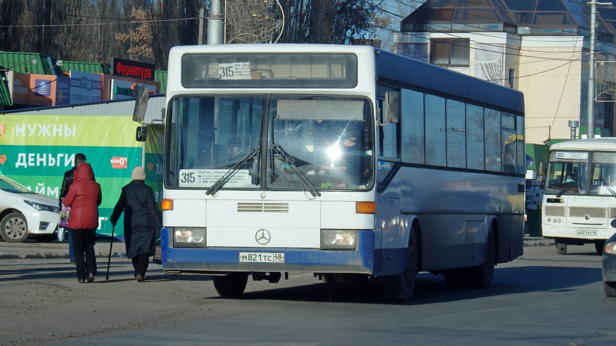 Липецк. Mercedes-Benz O405 м821тс