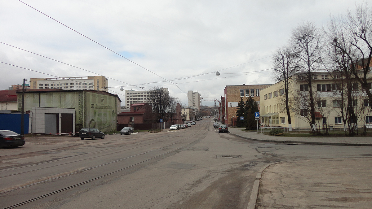 Минск. Трамвайная линия по Октябрьской улице, вид со стороны РК Октябрьская