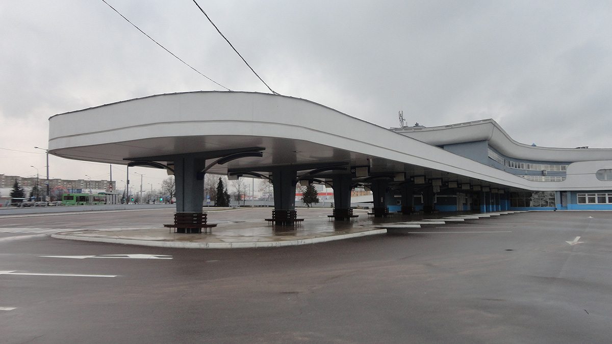 Минск. Автовокзал Восточный, правый перрон, вид от площадки отстоя