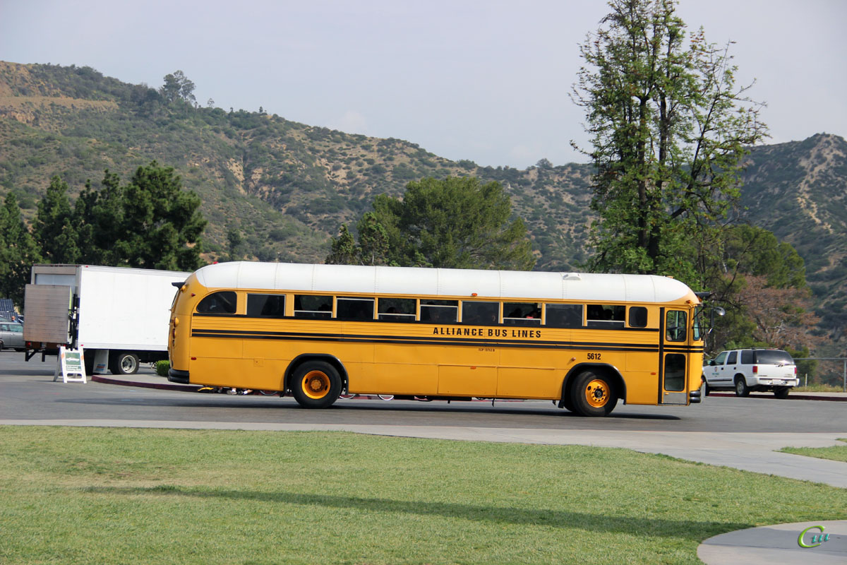 Лос-Анджелес. Crown Supercoach 6KMK990