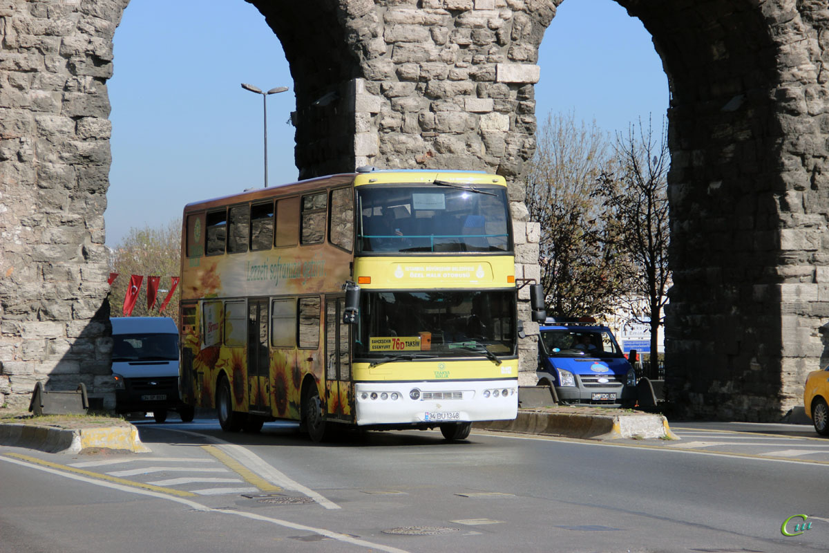 Стамбул. Güleryüz Cobra DD 34 BU 1348