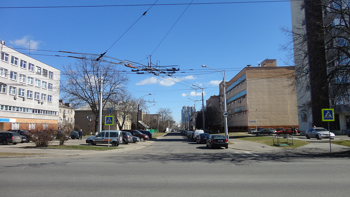 Минск. Служебная линия в окрестностях 4 троллейбусного парка, вид в сторону 1-ого Загородного переулка