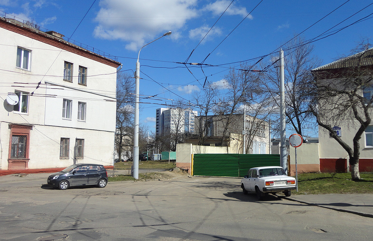 Минск. Выезд из 4 троллейбусного парка на улице Пинской