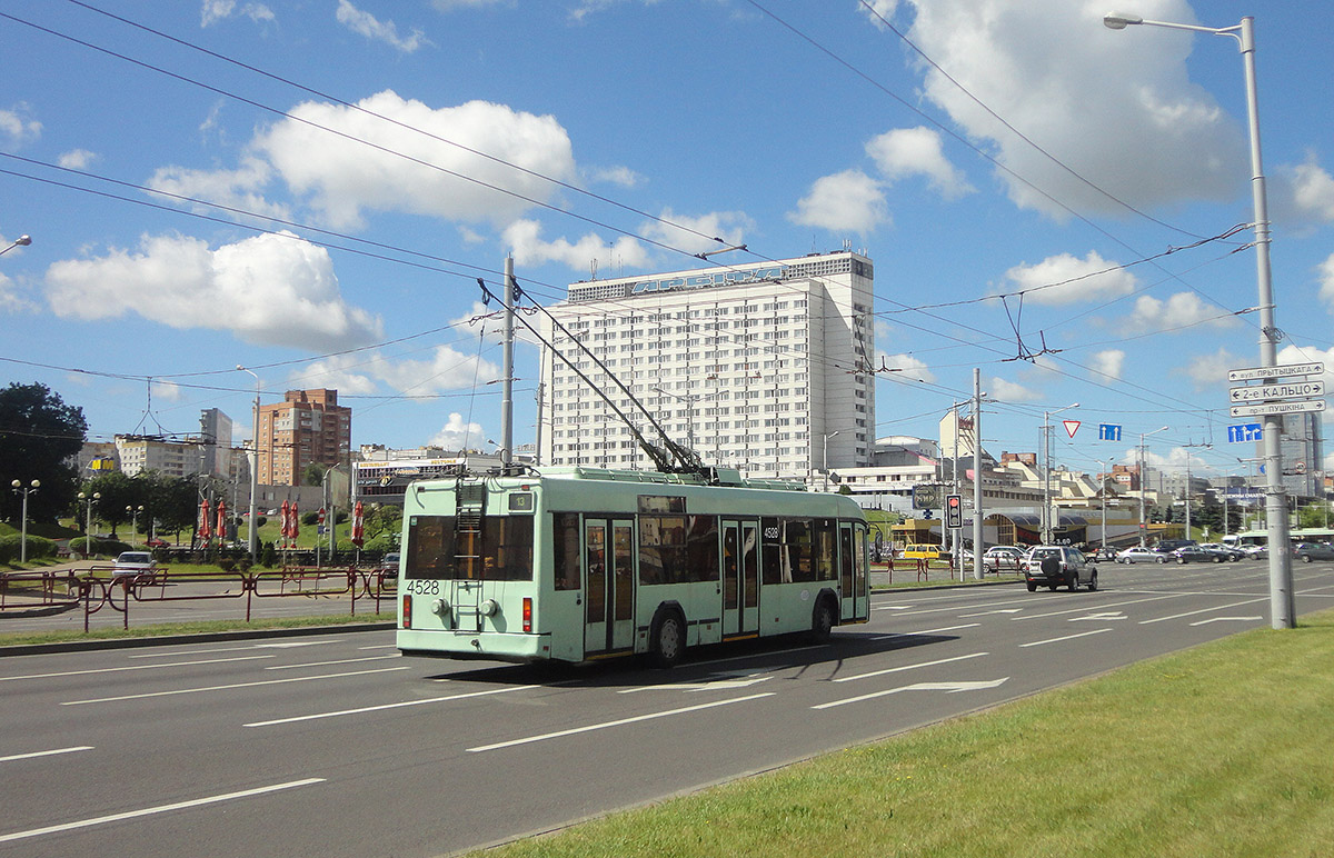 Минск. АКСМ-32102 №4528