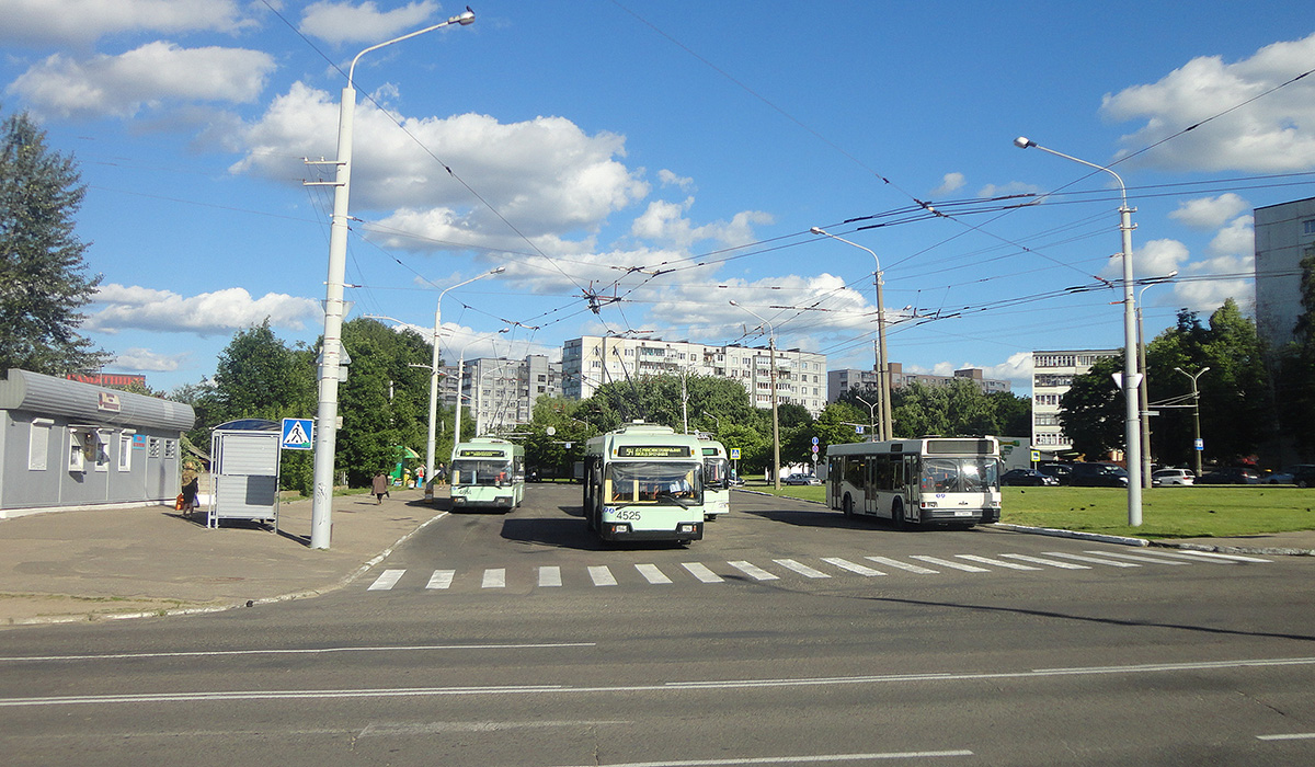 Минск. АКСМ-32102 №4525, АКСМ-321 №4614