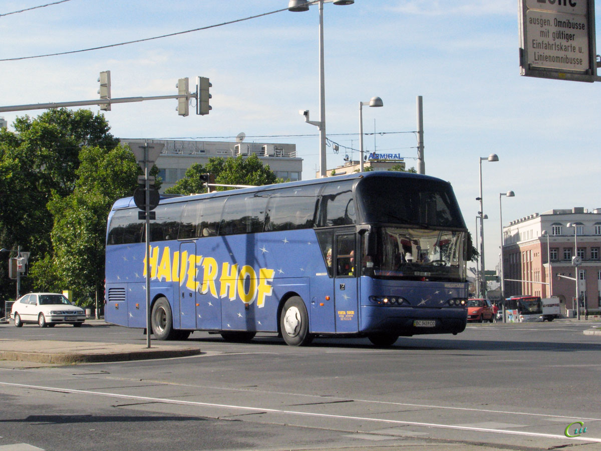 Вена. Neoplan N1116 Cityliner BC3459CO