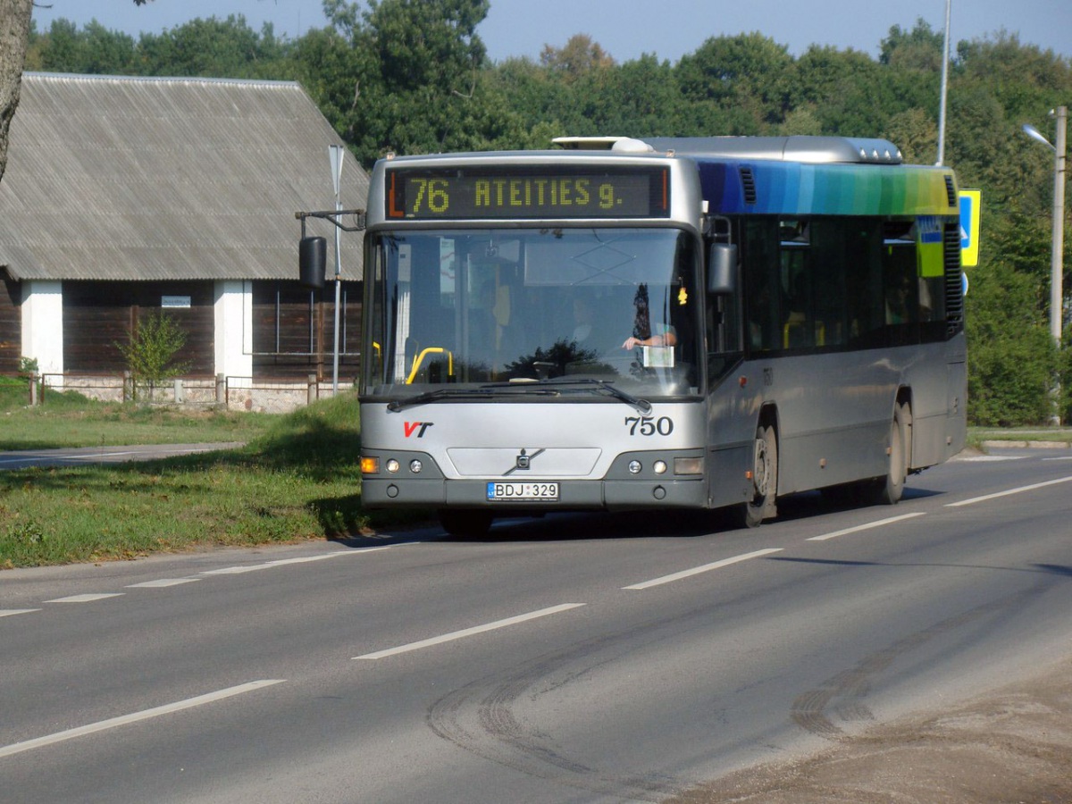 Вильнюс. Volvo 7700 BDJ 329