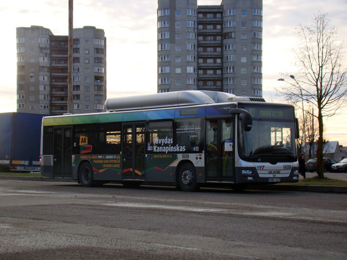 Вильнюс. Автобус MAN A21 Lion's City NL273 CNG № 939 (GND 527), маршрут 10 Kaimelio žiedas