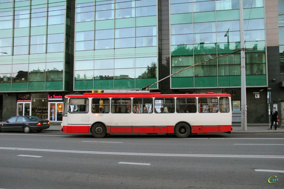 Вильнюс. Škoda 14Tr13/6 №1587