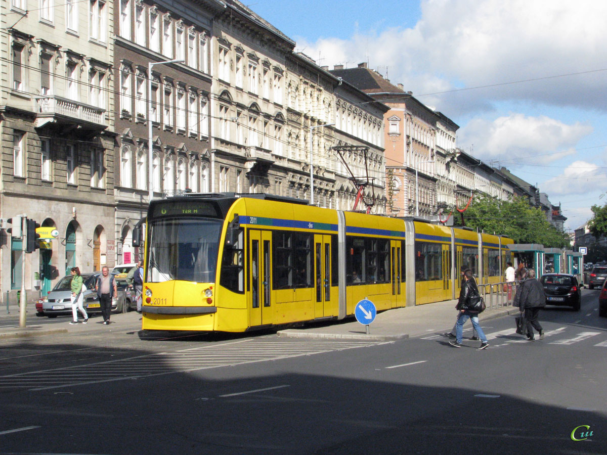 Будапешт. Siemens Combino Supra NF12B №2011