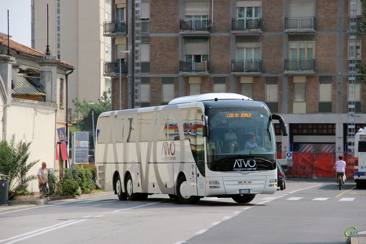 Венеция. MAN R09 Lion's Coach C EP 730XC