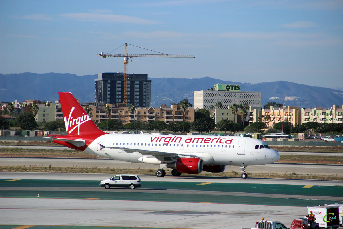 Лос-Анджелес. Самолет Airbus A319 (N522VA) авиакомпании Virgin America