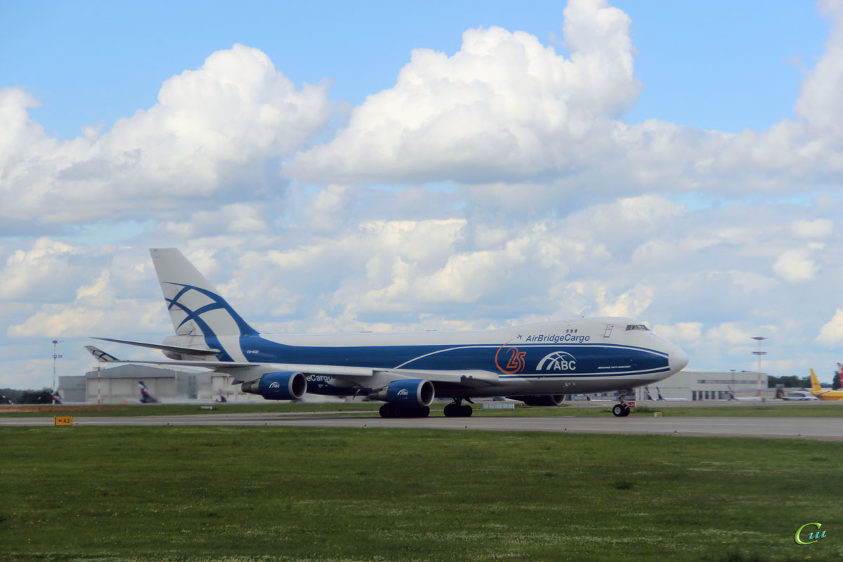 Москва. Самолет Boeing 747 (VQ-BUU) авиакомпании AirBridge Cargo
