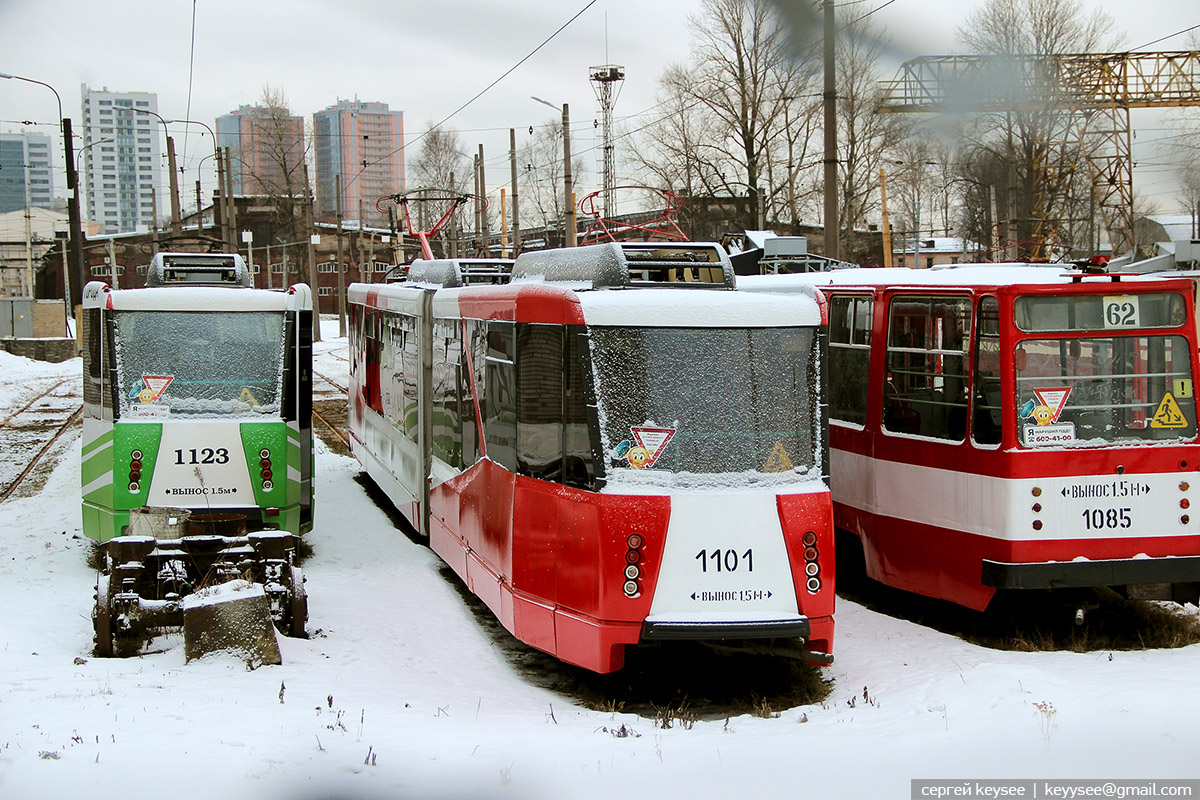 Санкт-Петербург. ЛВС-86К №1085, 71-152 (ЛВС-2005) №1123, 71-152 (ЛВС-2005) №1101