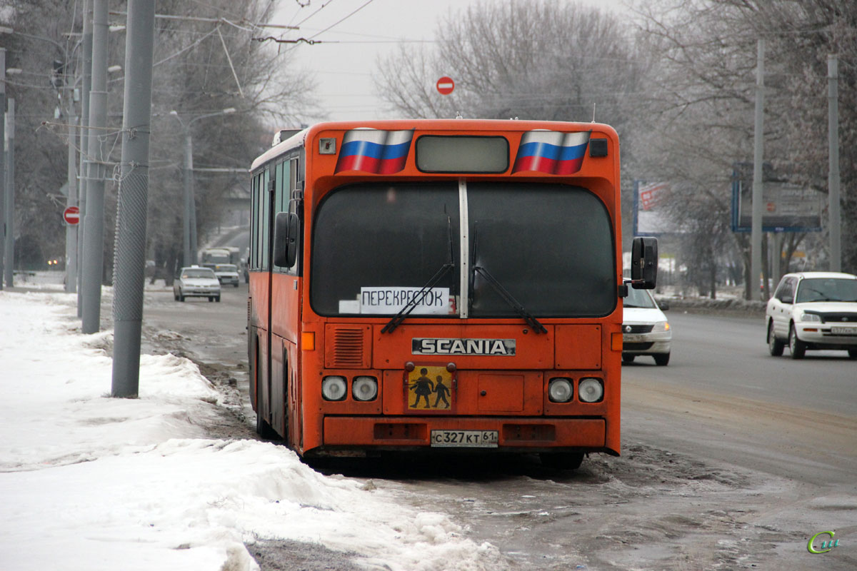 Ростов-на-Дону. Scania CR112 с327кт