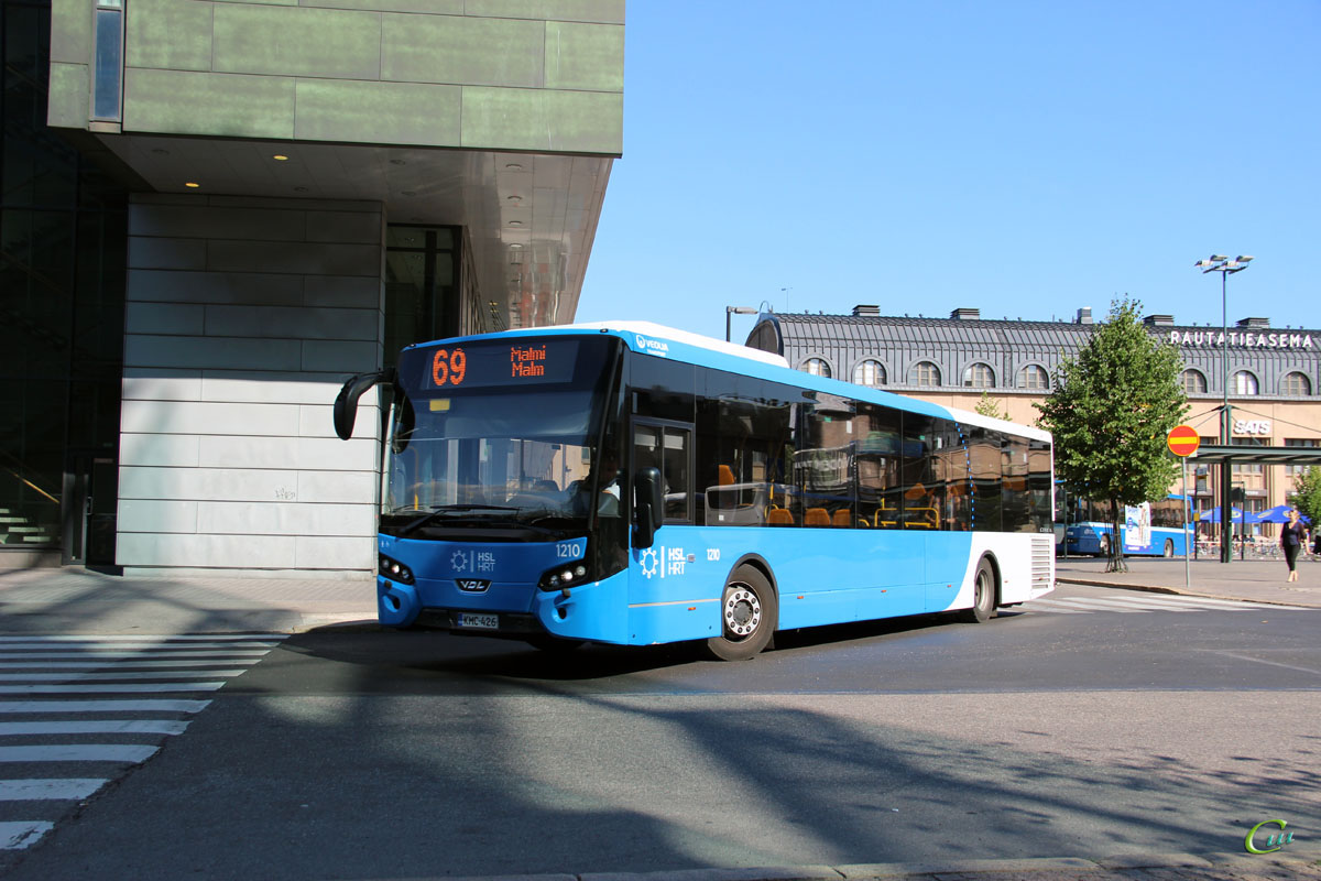 Автобусы в хельсинки. Автобус Хельсинки. Транспорт Финляндии. 426 Автобус. Маршрутки в Вантаа.
