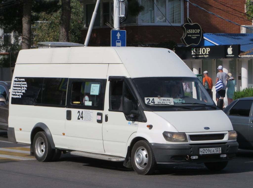 Анапа. Самотлор-НН-3236 (Ford Transit) н209еа