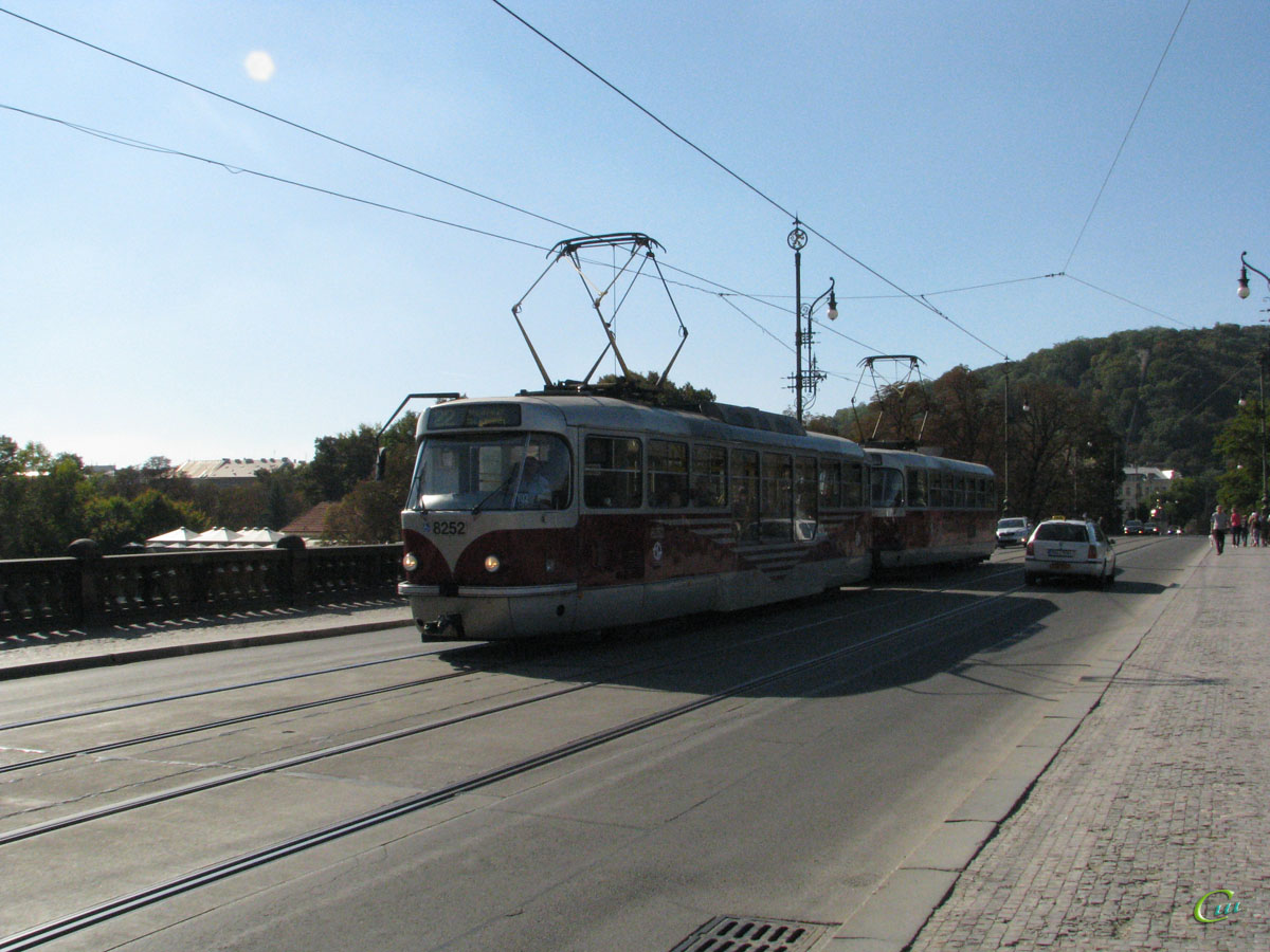 Прага. Tatra T3R.PLF №8252