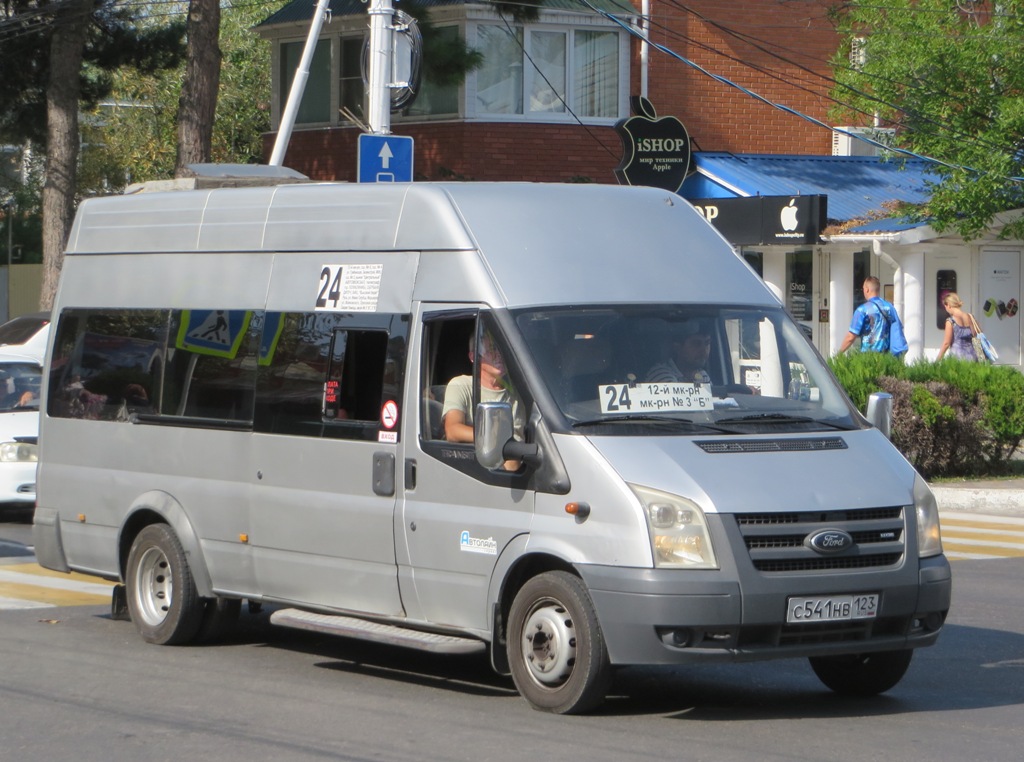 Анапа. Самотлор-НН-3236 (Ford Transit) с541нв