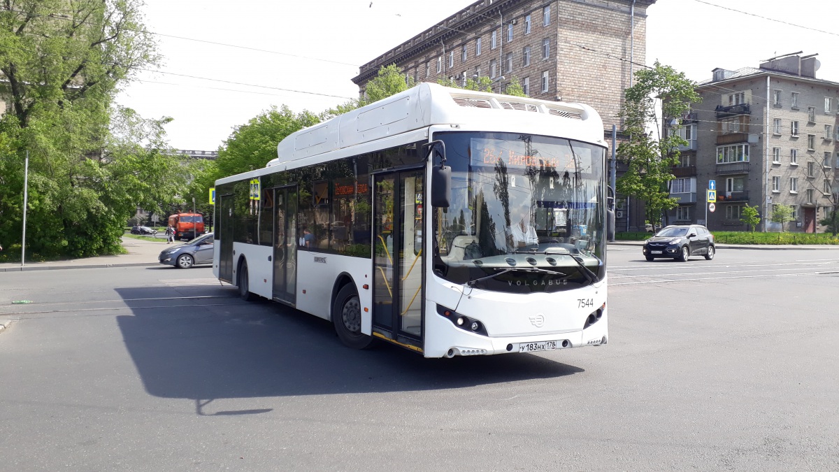 Санкт-Петербург. Volgabus-5270.G2 (CNG) у183нх