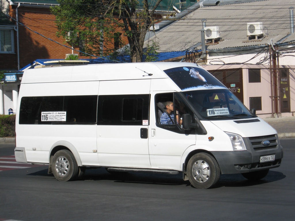 Анапа. Самотлор-НН-3236 (Ford Transit) н586еа