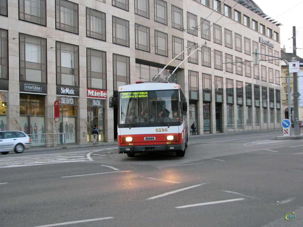Братислава. Škoda 14Tr10/6 №6296