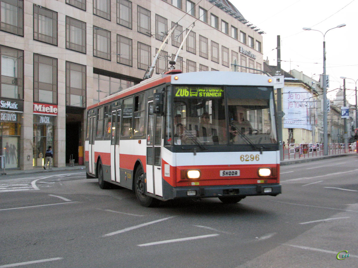 Братислава. Škoda 14Tr10/6 №6296