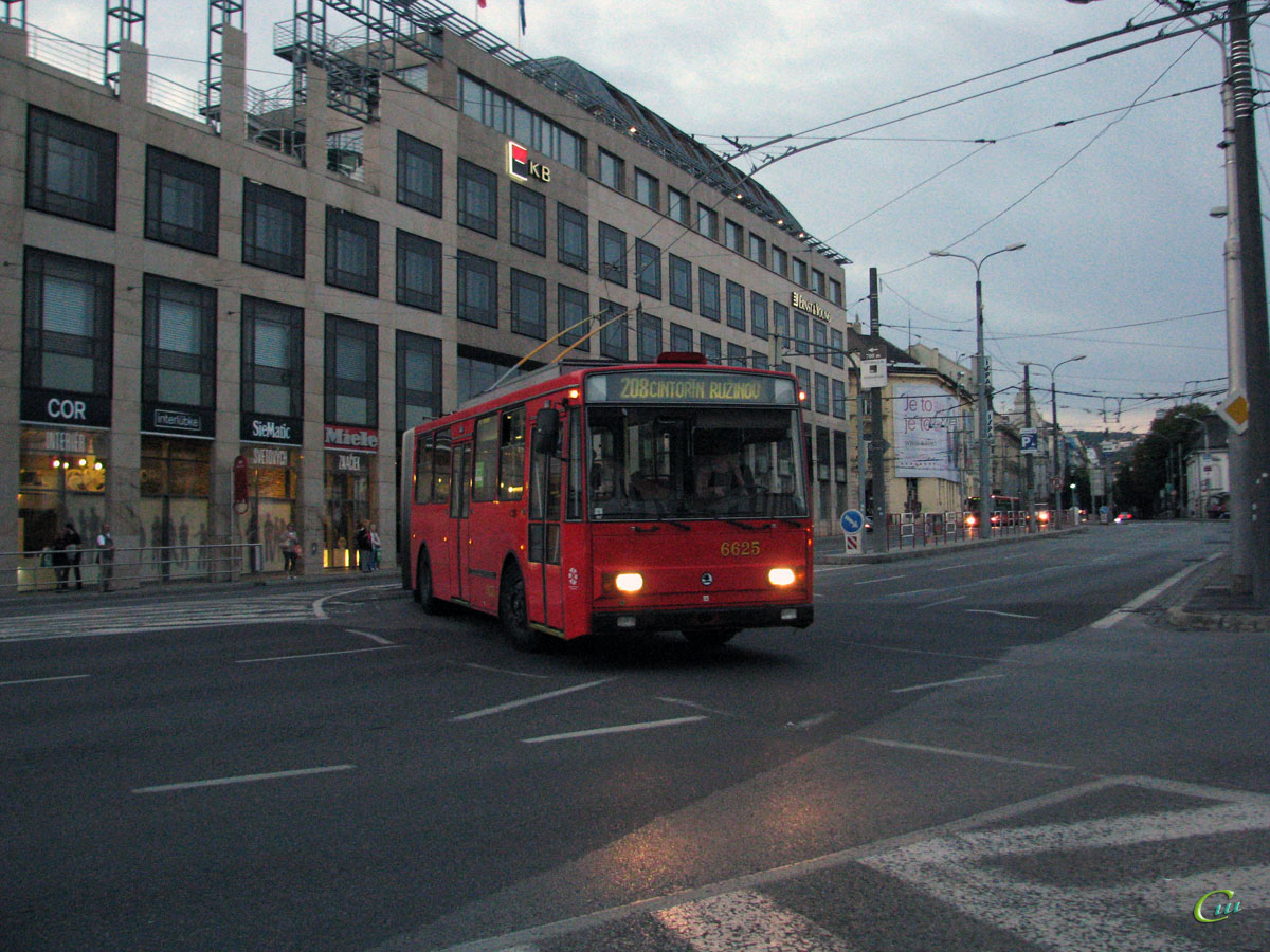 Братислава. Škoda 15Tr13/6M №6625