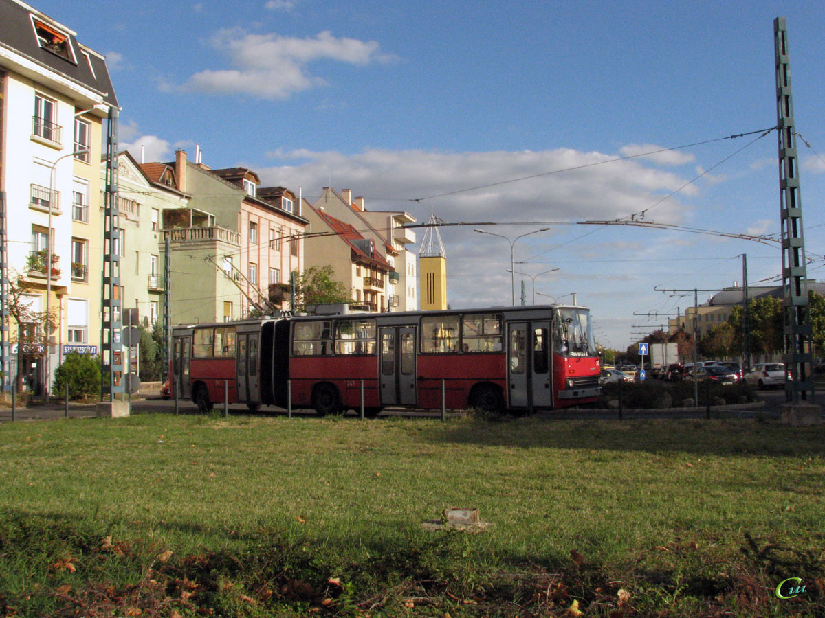 Будапешт. Ikarus 280.94 №243