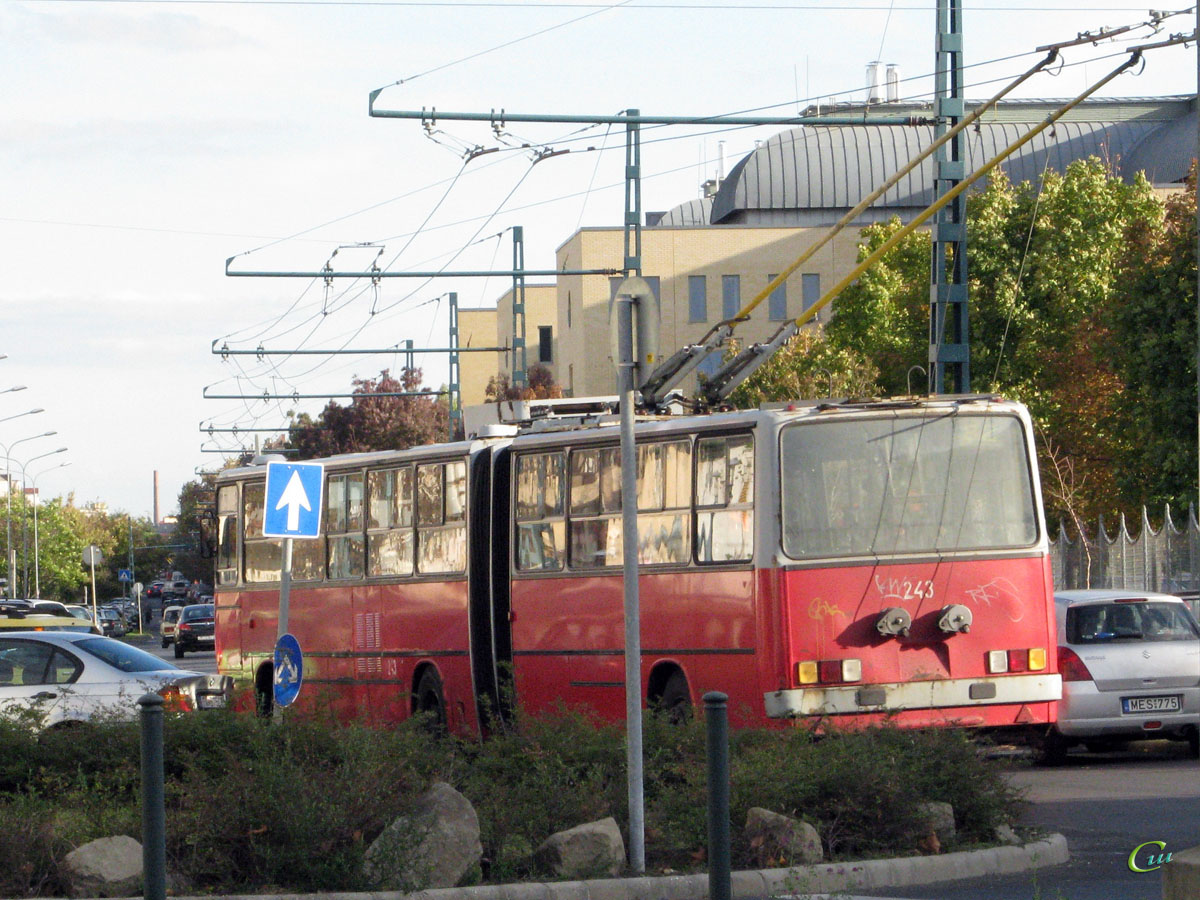 Будапешт. Ikarus 280.94 №243