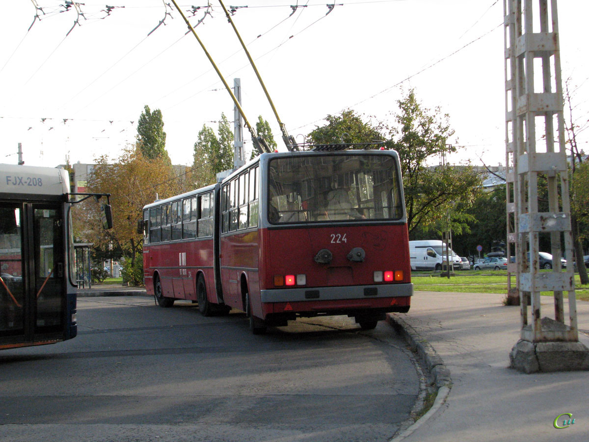 Будапешт. Ikarus 280.94 №224