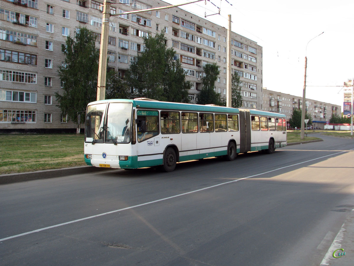 Великий Новгород. Mercedes-Benz O345G ав708