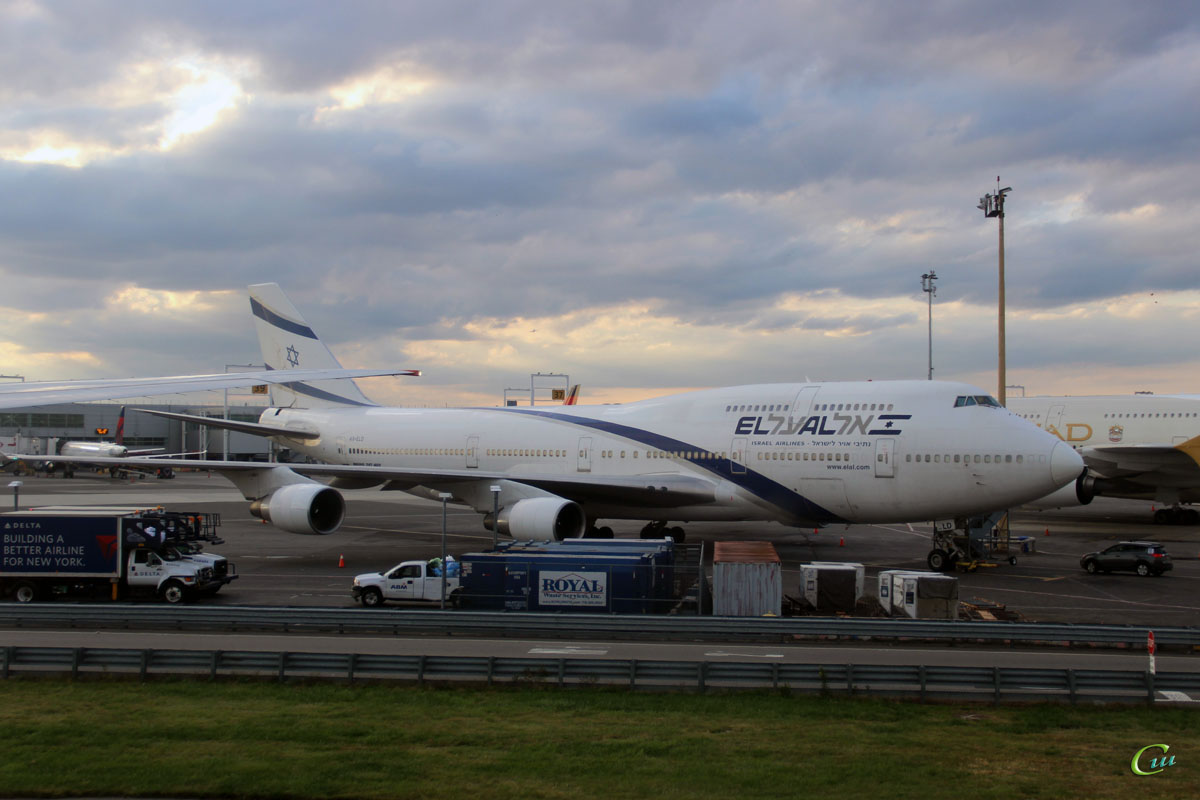Нью-Йорк. Самолет Boeing 747 (4X-ELD) авиакомпании El Al Israel Airlines