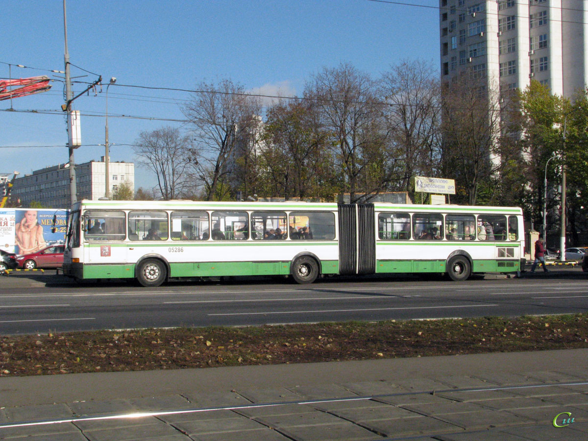 Москва. Ikarus 435.17 ар321