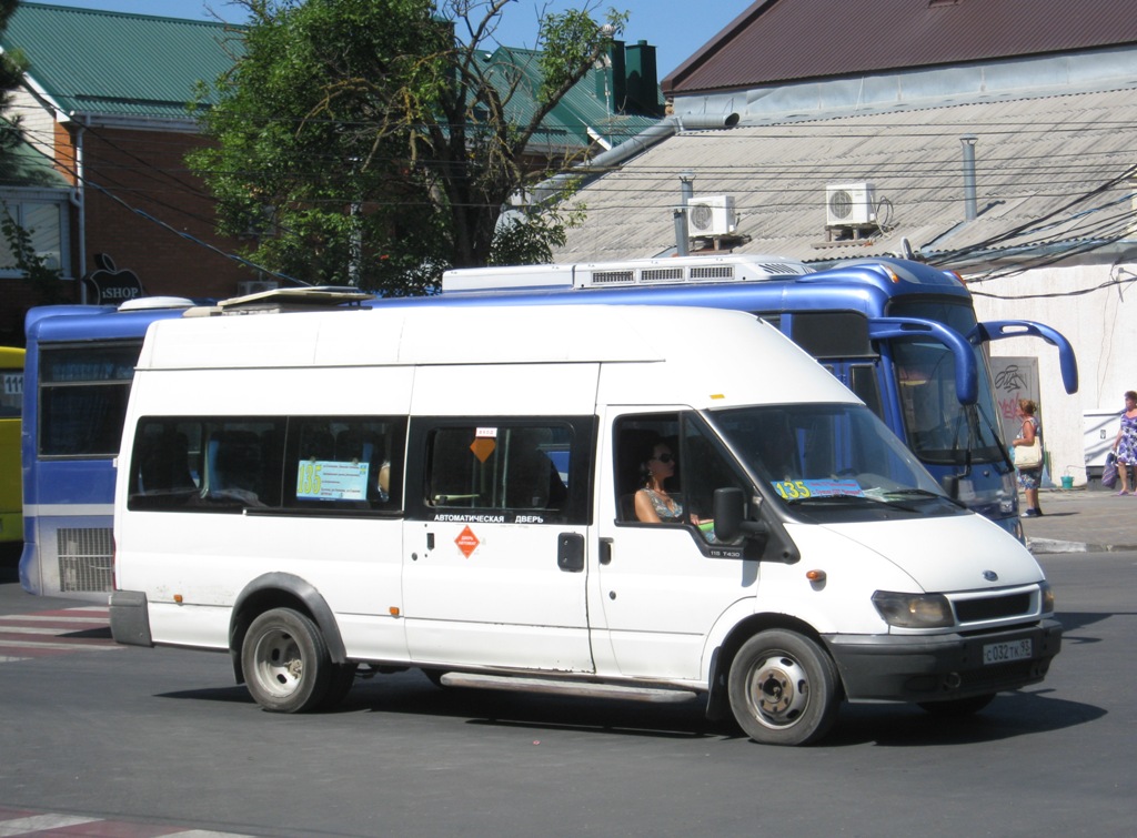 Анапа. Самотлор-НН-3236 (Ford Transit) с032тк