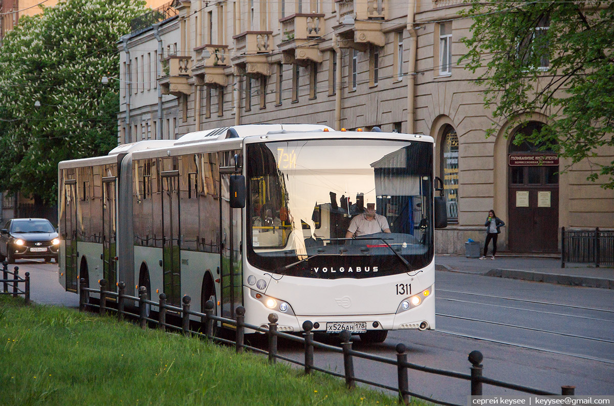 Санкт-Петербург. Volgabus-6271.05 х526ан