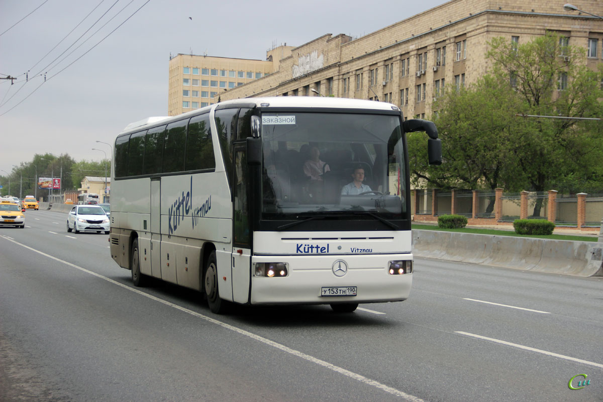 Москва. Mercedes-Benz O350 Tourismo у153тн