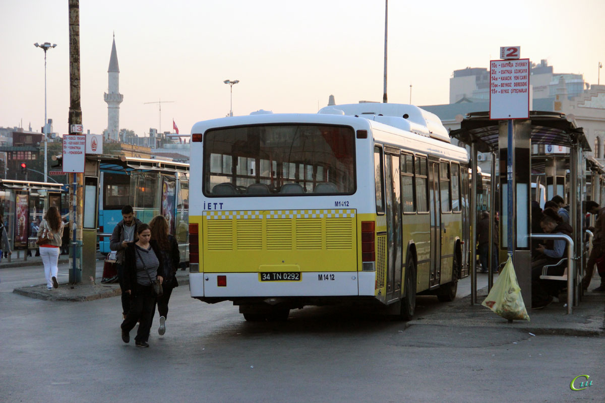 Стамбул. Mercedes-Benz O345 34 TN 0292