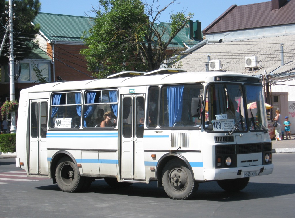 Анапа. ПАЗ-32054 м528еа