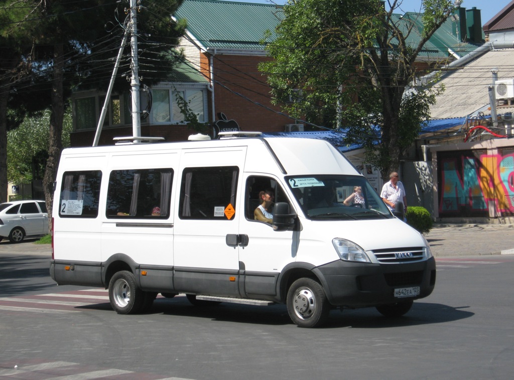 Анапа. IVECO Daily н642еа