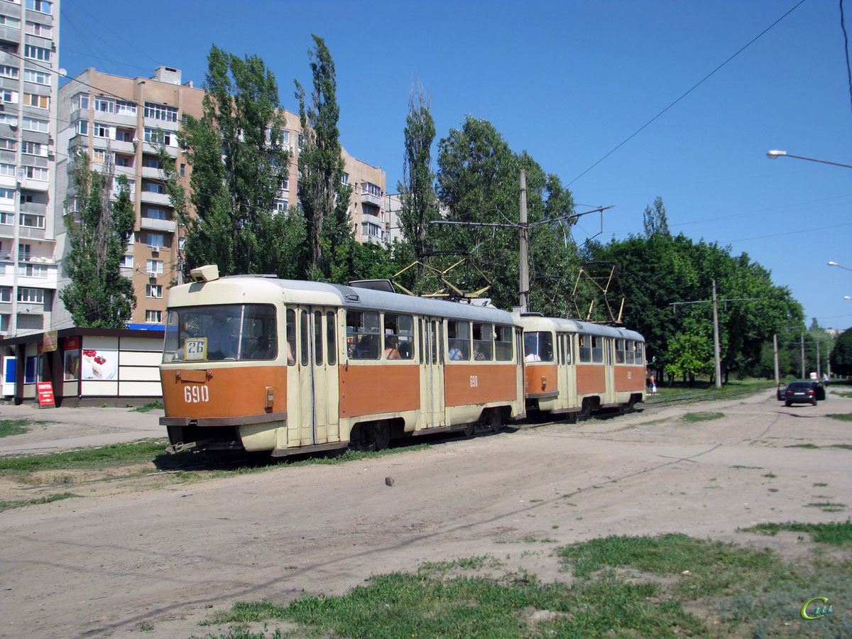 Харьков. Tatra T3SU №690