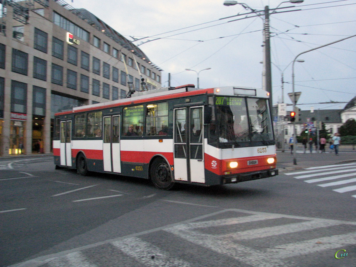Братислава. Škoda 14Tr08/6 №6253