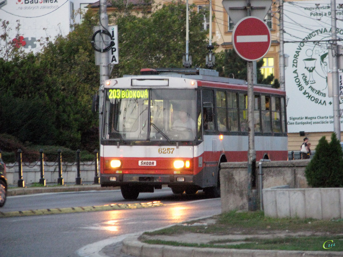 Братислава. Škoda 14Tr10/6 №6257