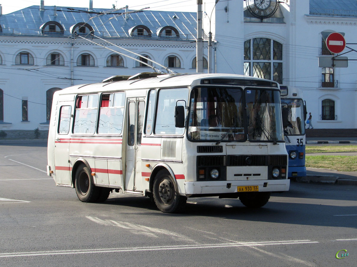 Автобус паз 53. ПАЗ Великий Новгород. ПАЗ 53. Автобус ПАЗ Великий Новгород. Автобус 53 ПАЗ.