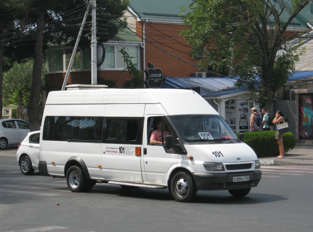 Анапа. Самотлор-НН-3236 (Ford Transit) а188кс