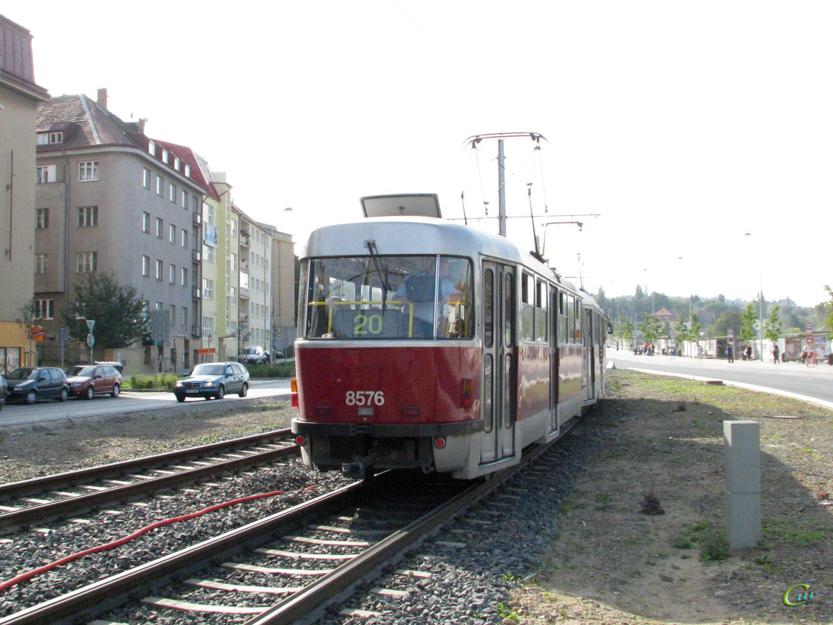Прага. Tatra T3R.P №8576