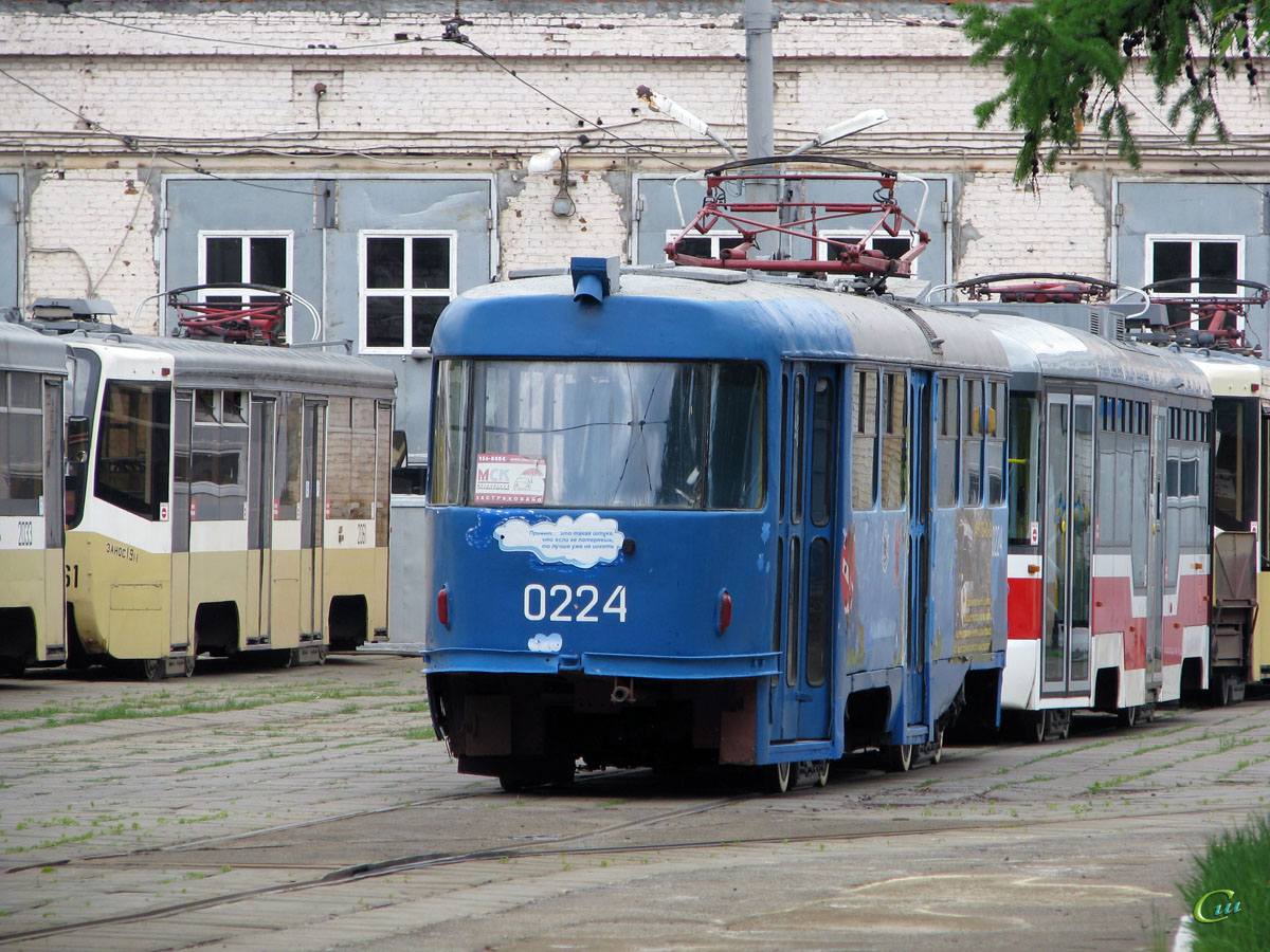 Москва. Vario LF №2400, 71-619К (КТМ-19К) №2061, Tatra T3SU №0224