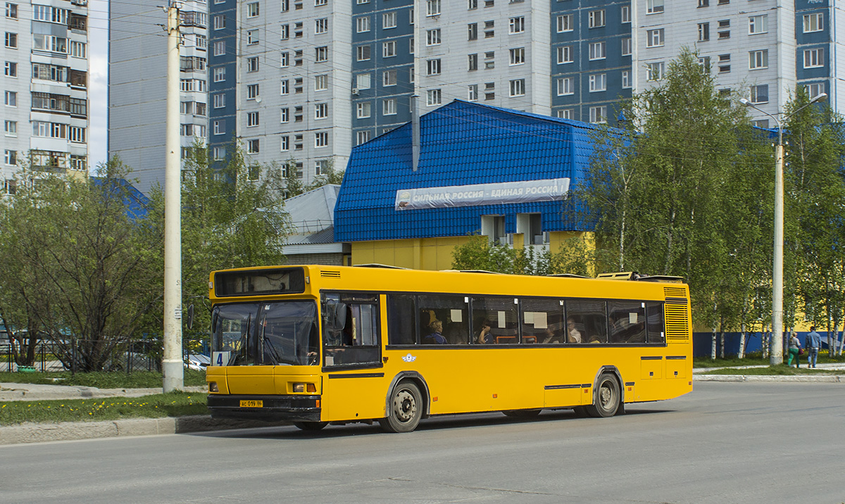 Нижневартовск. МАЗ-103.075 ас019