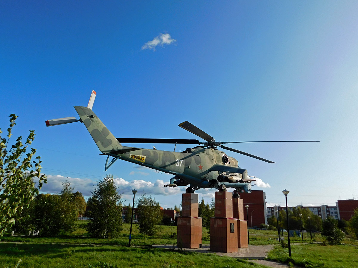 Воротынск вертолет памятник