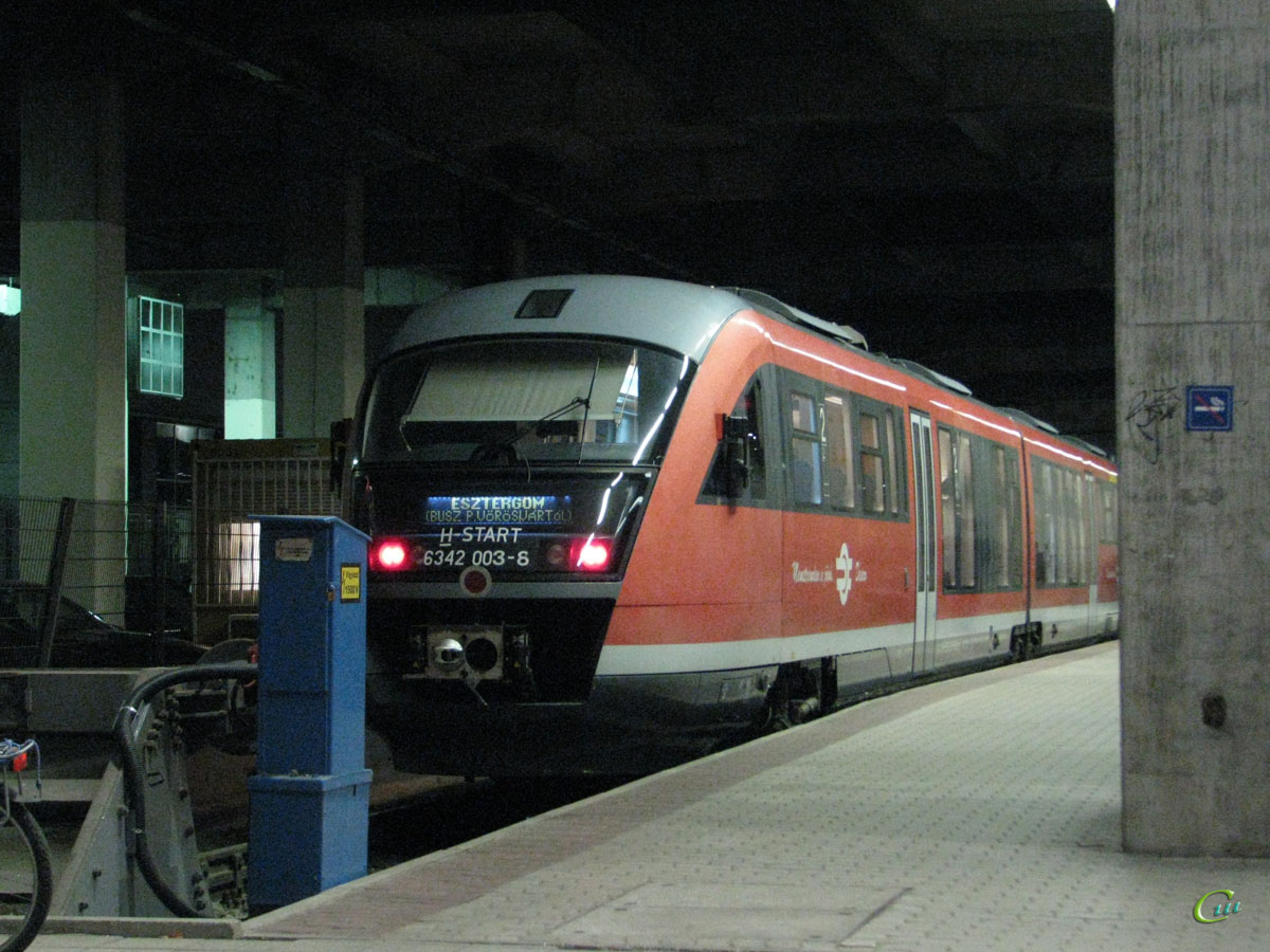 Будапешт. Siemens Desiro Classic (DMU) № 6342 003-8